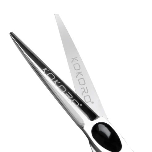 TIJERA PROFESIONAL KOKORO BLACK CORTE 5.5